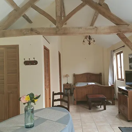 Holiday home Le Chemin Des Hetres Armaille