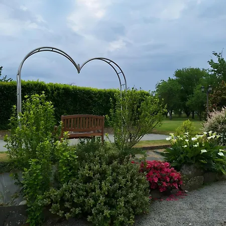 Chemin Des Hetres アパート